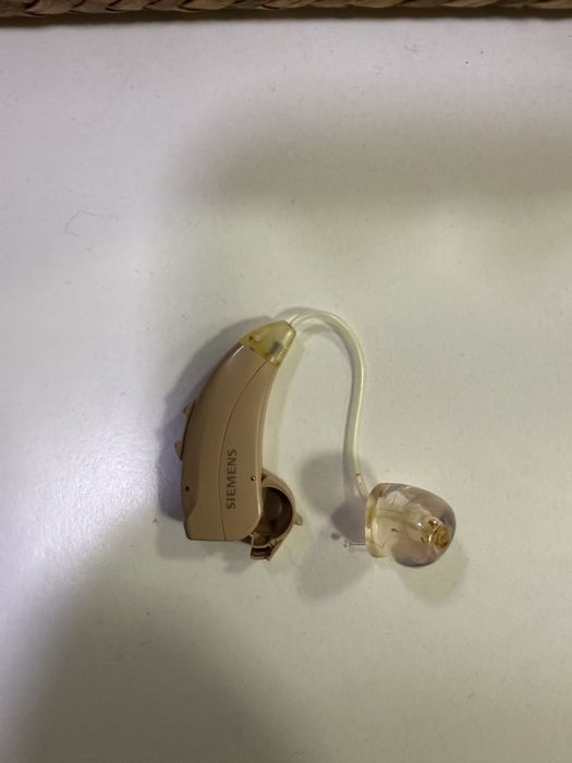 Продам слуховой аппарат siemens