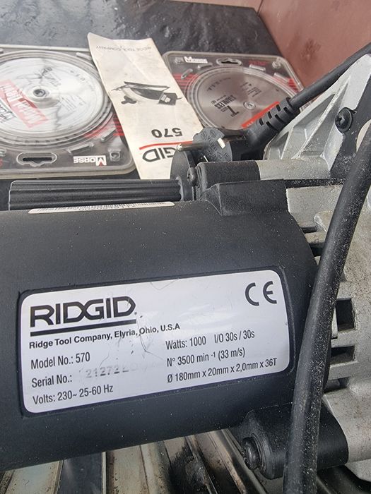 Vând circular metal