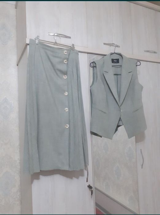 Новая двойка с биркой: юбка плиссе и жакет