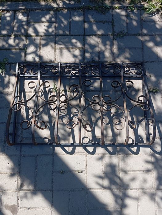 Продам решётки на окна б/у