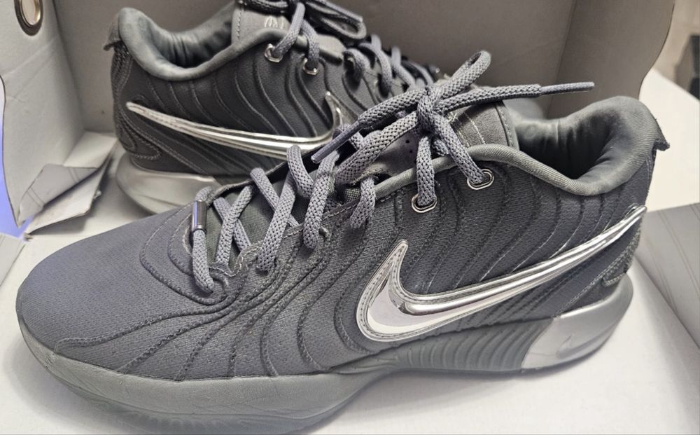 Lebron 21,   44,5. Pret negociabil