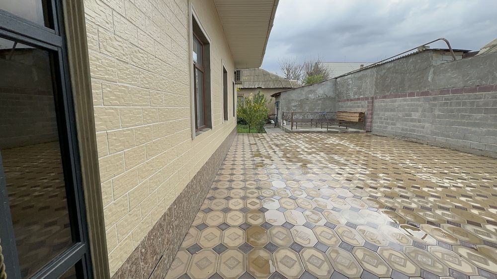 Дом  в центре Аксукента .