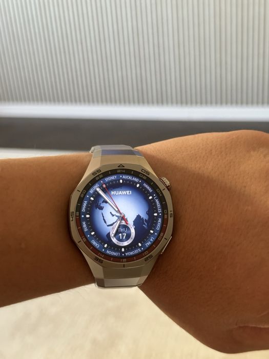 Huawei GT 5 pro титановый + 2 ремешок