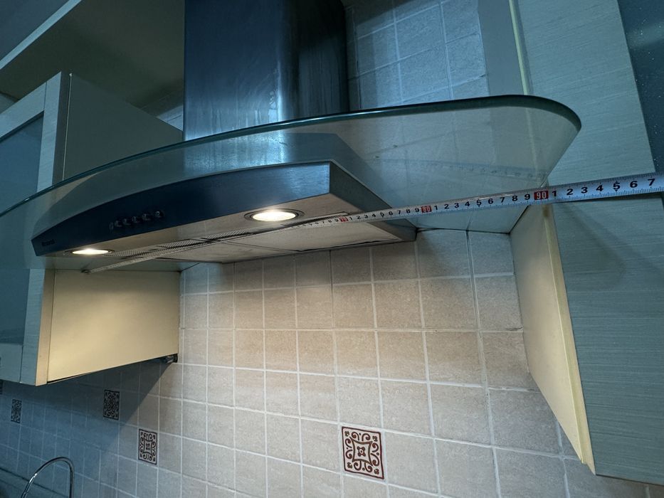Вытяжка бу в отличном состоянии!