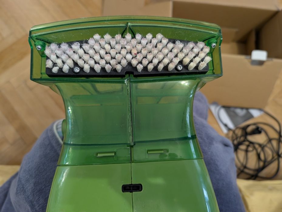 Aspirator cu spalare pentru tapiterii, covoare, mochete