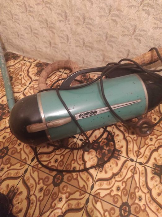 Ретро прахосмукачка