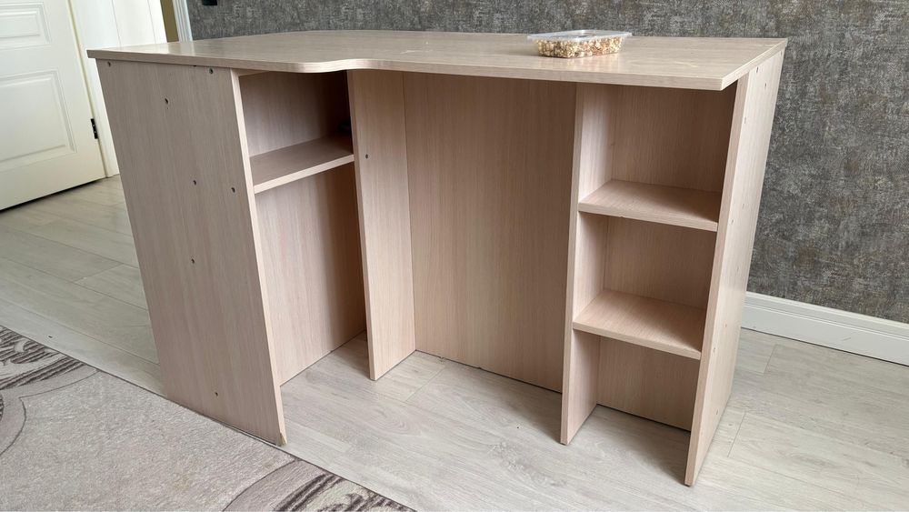 рабочий стол,продается срочно