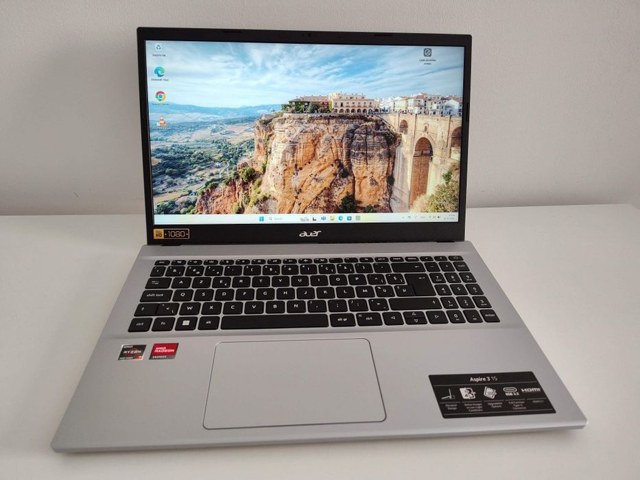 Acer Aspire 3 AMD Ryzen 7 5700U 15.6 Full HD 16 GB DDR4 512 GB SSD
