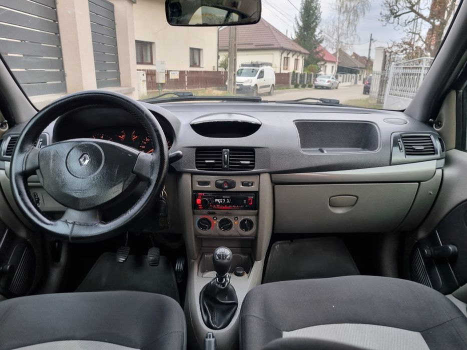 Vând Renault Symbol Motor 1.2 benzina an 2011 E5