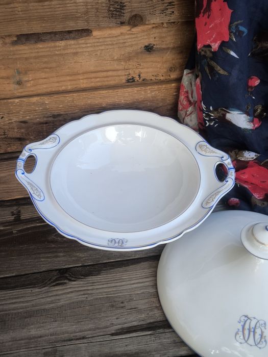 Комплект съдове за сервиране