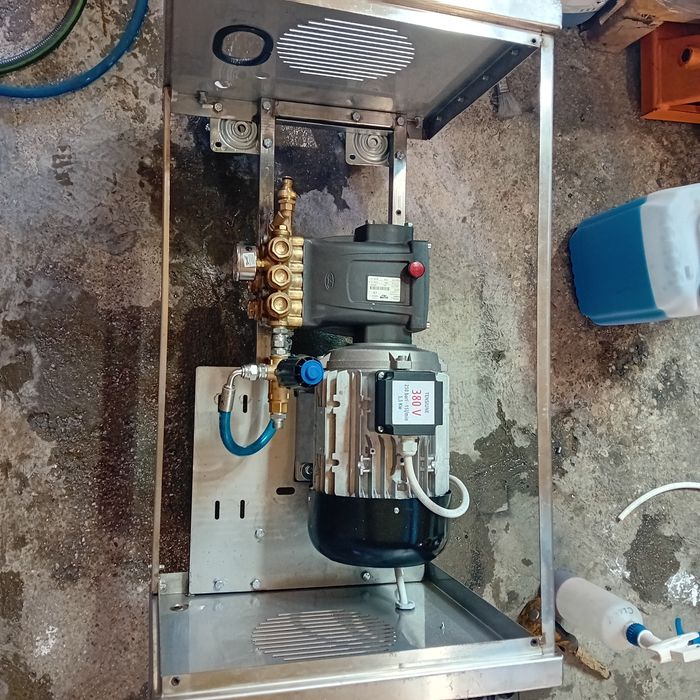 Aparat spalat cu presiune Mazzoni 250 bar 15l motor 5.5 kw Full inox