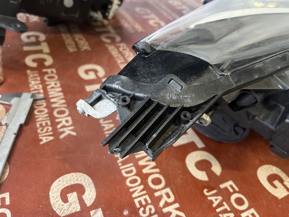 Фар Opel Crossland