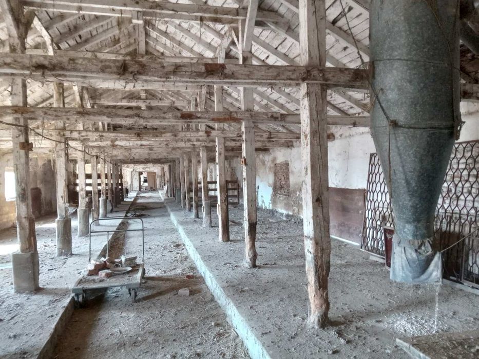 Продава се Промишлена сграда в Пазарджик, Център - 4534 кв.м за 30 €/кв.м - Снимка #4