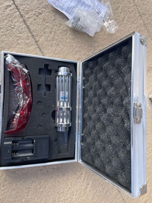 Лазер  лазер мнощен