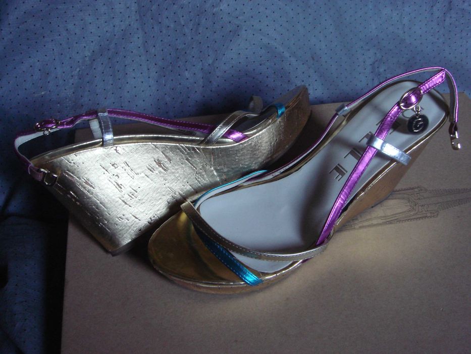 Босоножки Танкетки Bella Франция 36,5-37р Оригинал Золото Настоящее .