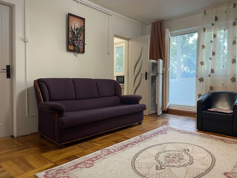 Proprietar inchiriez apartament 1 camera, 36 mp, str Stupilor, centrala proprie, balcon mare inchis, mobilat si utilat, pret 220€ + garantie