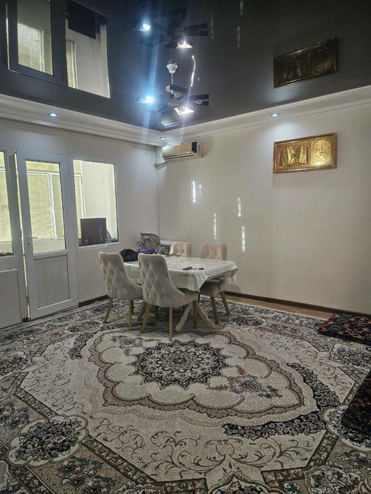 Shaxar markazi Ganga Sebzorda 2 xonali uy sotiladi