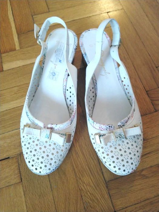 Сандали на българската фирма Магнолия. Номер 37.