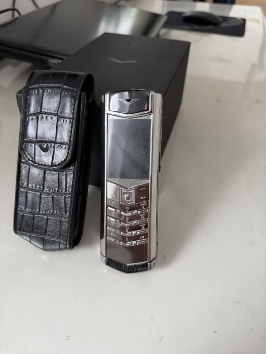 Продаю телефон Vertu