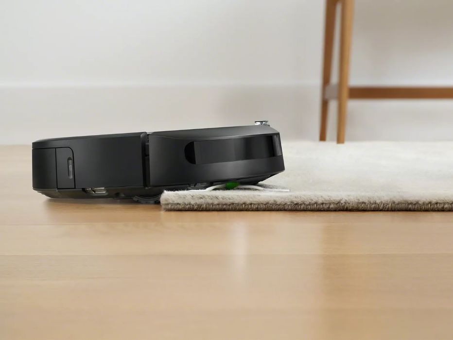 Прахосмукачка-РОБОТ IROBOT ROOMBA I7+ BLACK i755840