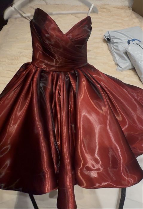 Червена течна рокля по поръчка CAVIAR