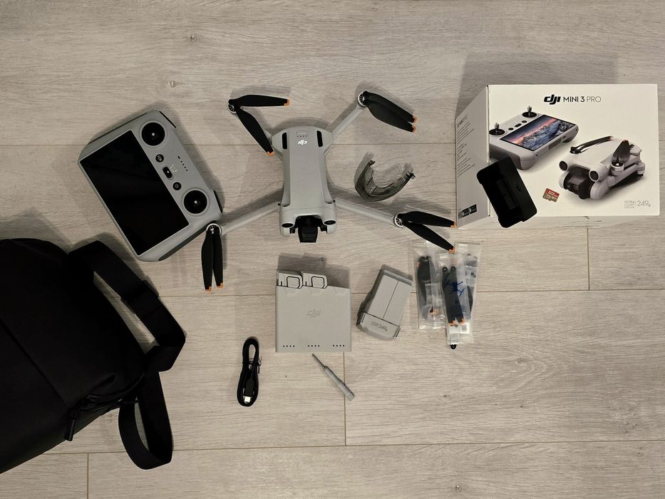 DJI Mini 3 Pro Smart Controller  Fly More Combo