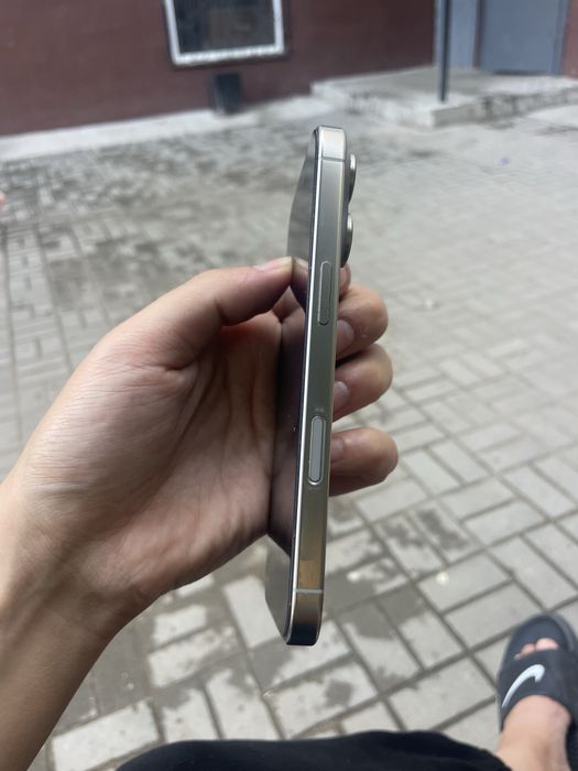 Продам Iphone 16 Pro