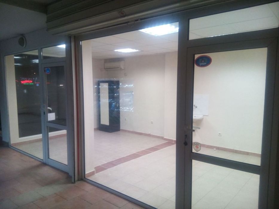 Дава се под наем Магазин в София, Люлин 3 - 20 кв.м за 787.95 € - Снимка #4