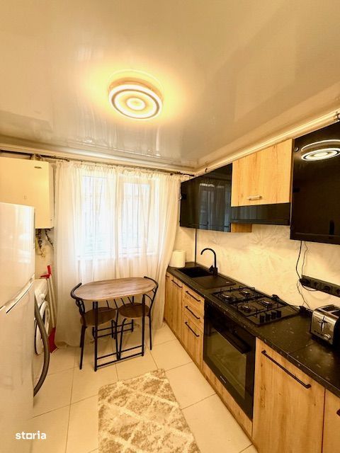 Apartament 40 mp mobilat, utilat zona Unicarm Bulevard 250 Euro/lună