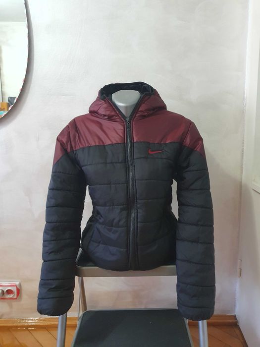 Geacă NIKE, Toamnă-Iarnă, Bărbați, Mărimea S (10-15 ani)