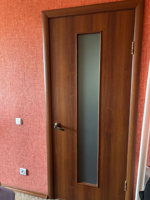 Продам межкомнатную дверь