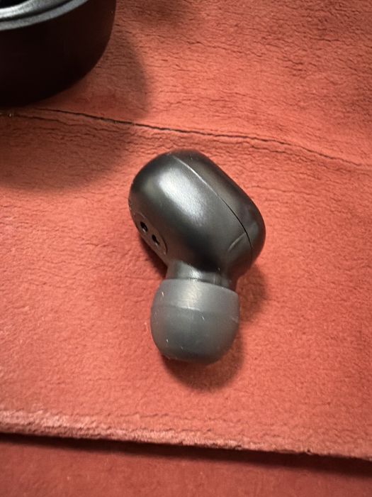 Продам  наушники редми