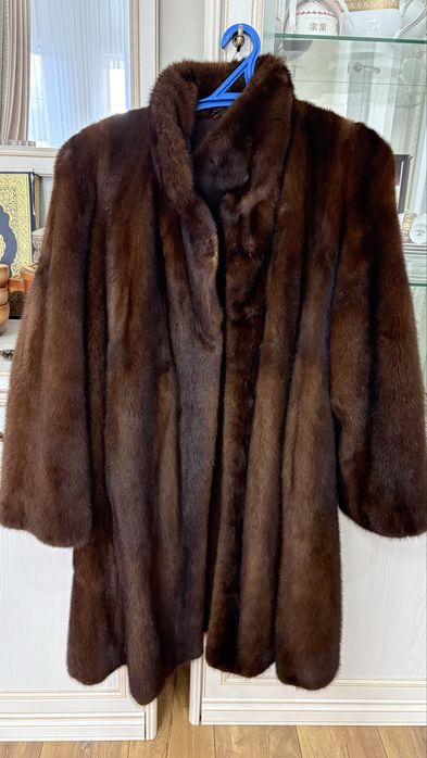 Продам шубу норковую