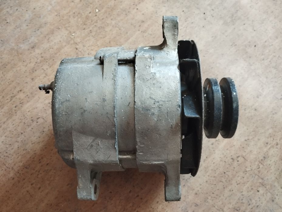 Продам генератор ЗМЗ 402