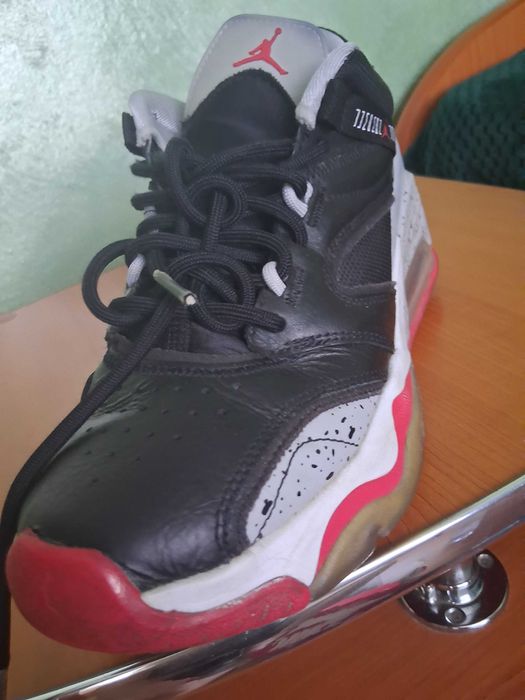 Adidasi  jordan marimea 38,9