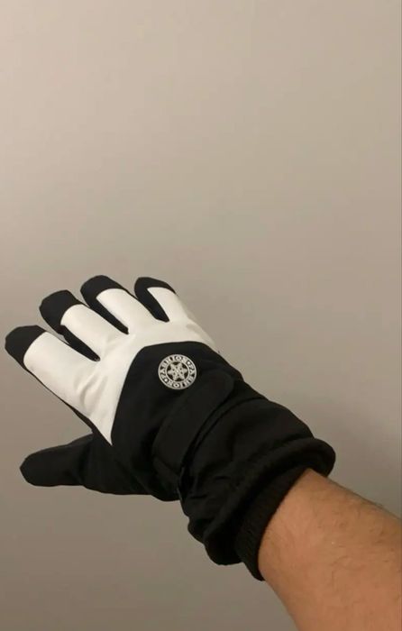 Зимни ръкавици с термално покритие (бели и черни)
