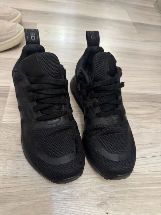 Дамски маратонки Adidas, Muvid