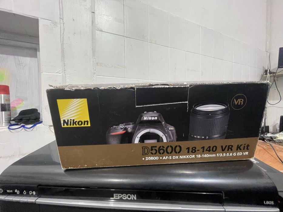 Nikon 5600 VR Kit