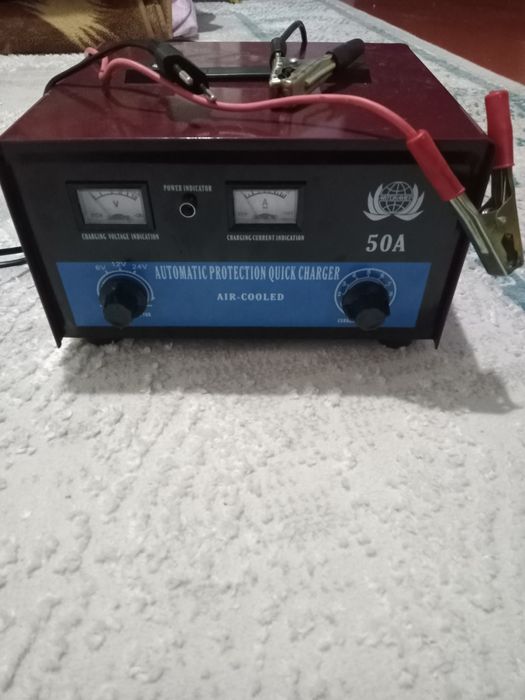 Зарядчик акумуляторный