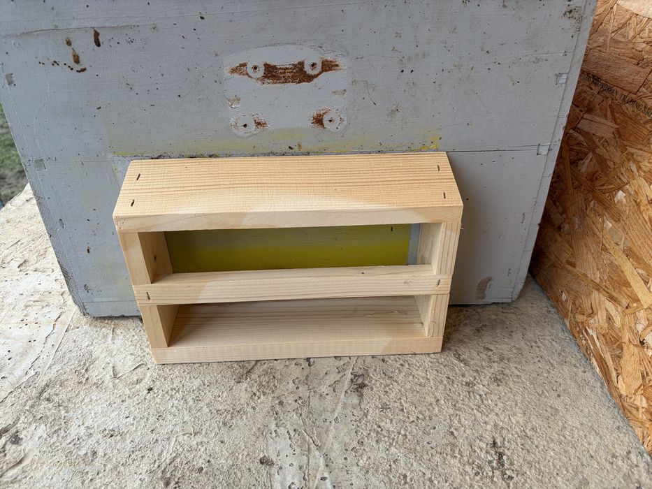 Lazi albine/stup orizontale 18 rame cu hranitor/uluc 4l