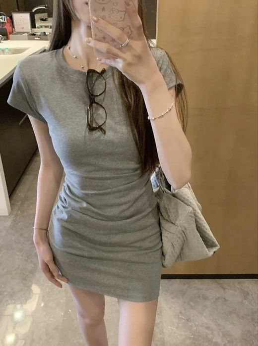 абсолютно новые платья