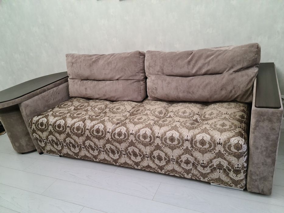 Продаётся диван .