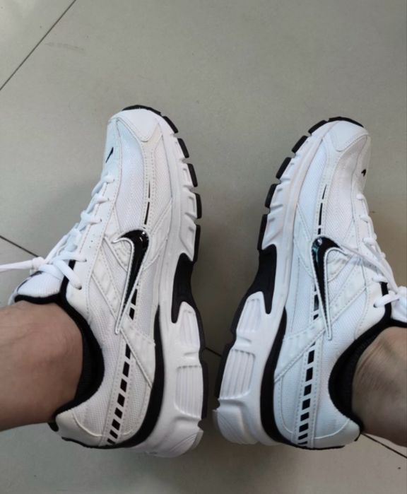 Продам кроссовки Nike Initiator
