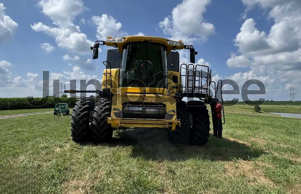 New Holland CR9080