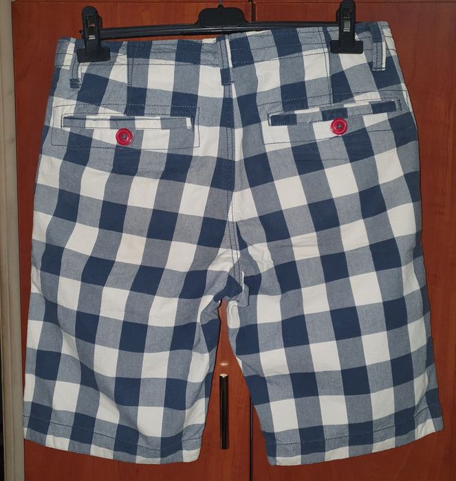 Продаю фирменные шорты