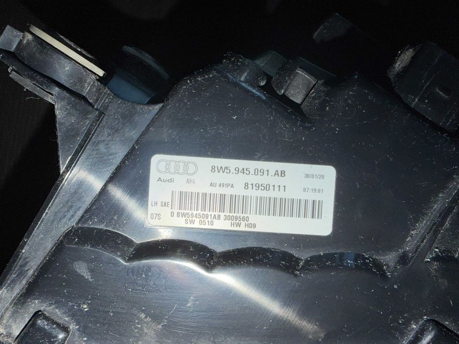 LED стопове Audi A4 B9.5