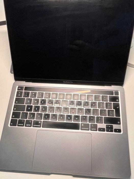 MacBook Pro 13" 2020 A2251  pentru piese, placa 820-01949-A stricata