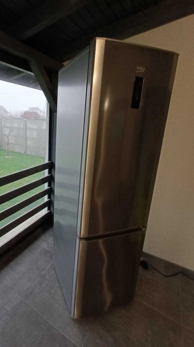 Combina frigorifica Beko Nofrost gri inox toate accesoriile incluse