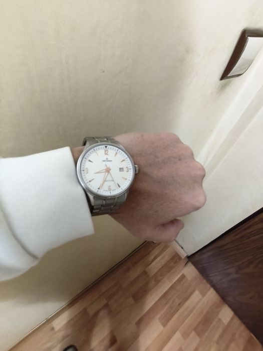 Часовник GROVANA