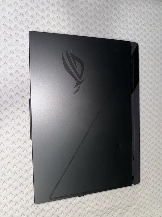 Pret Redus!! Asus Rog Strix G16JV Laptop